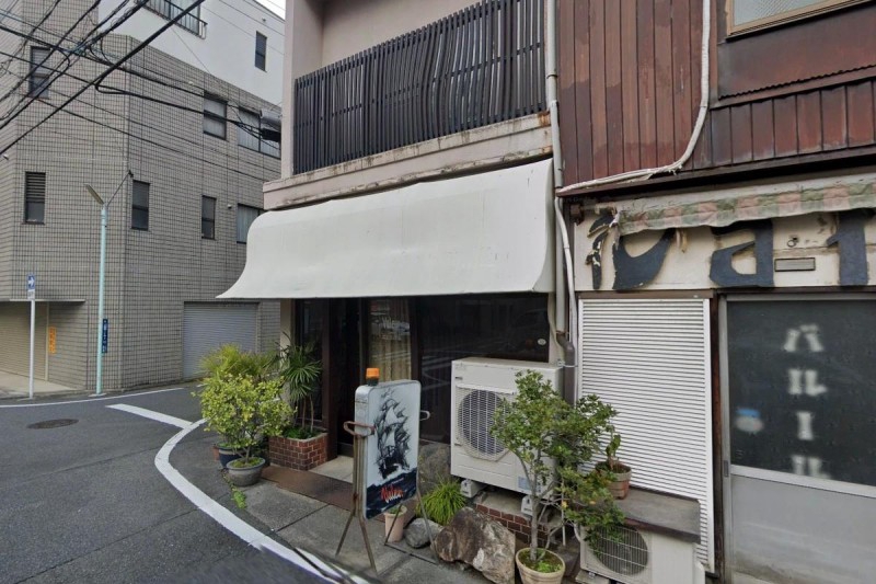 飲食店　バルール（飲食店）まで111m
