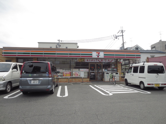 コンビニ　セブンイレブン（コンビニ）まで160m