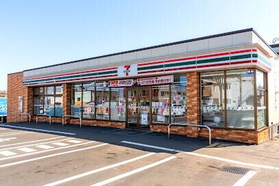 コンビニ　セブンイレブン札幌福住中央通店（コンビニ）まで80m