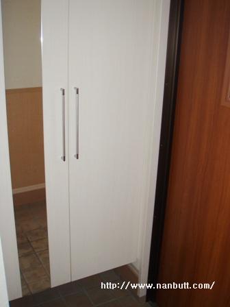 玄関　トールタイプのシューズボックス