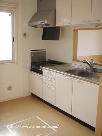 キッチン　人気のカウンターキッチン／窓付き