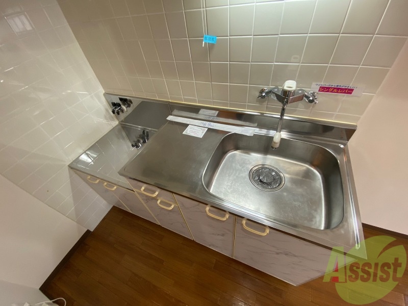 キッチン　ガスキッチンです。２口コンロが設置できます。