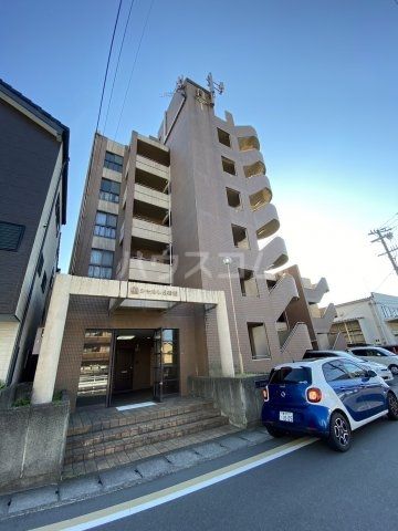 シャルレ８番館の建物外観