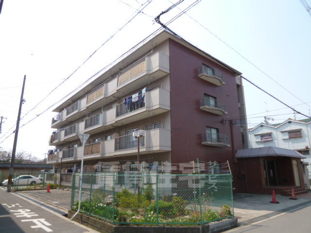 東大阪市若江本町のマンションの建物外観