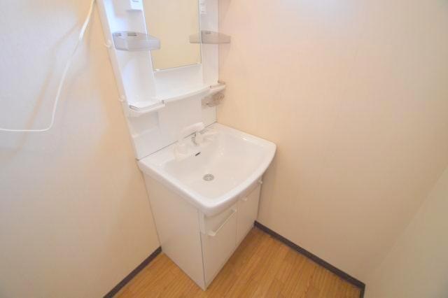 洗面設備　大人気の独立洗面台あります