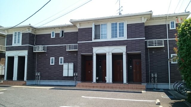 久喜市菖蒲町菖蒲のアパートの建物外観