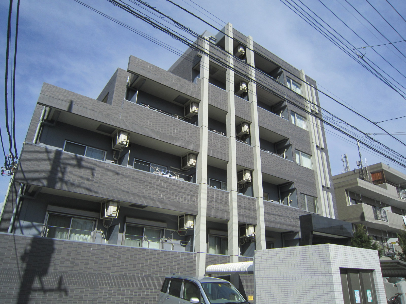 横浜市都筑区南山田のマンションの建物外観