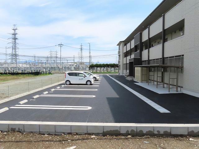 【熊本市北区弓削のアパートの駐車場】