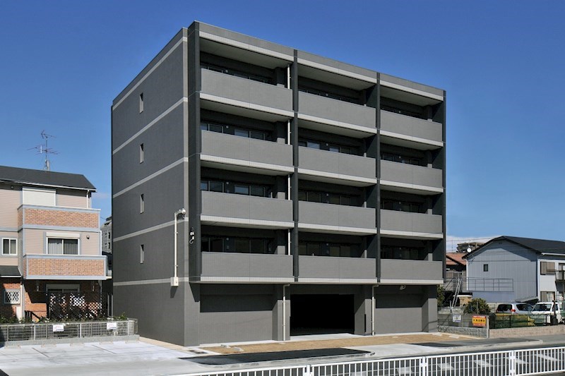 名古屋市港区甚兵衛通のマンションの建物外観