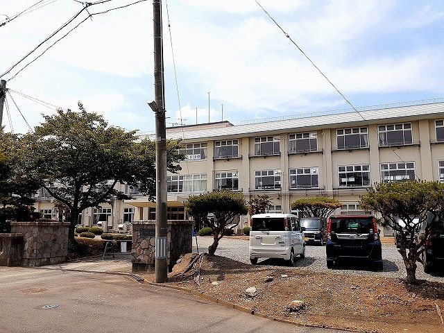 【遠田郡涌谷町字刈萱町のアパートの小学校】