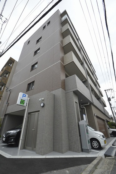 【広島市中区舟入川口町のマンションの建物外観】