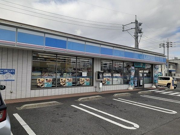 【岡山市南区当新田のアパートのコンビニ】