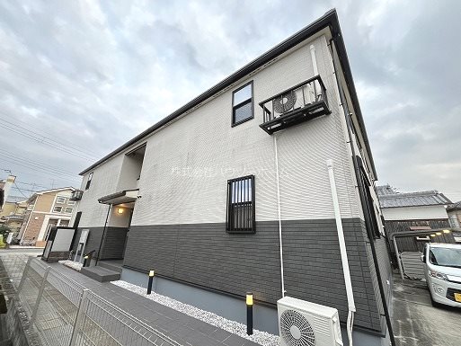 【城陽市富野のアパートの建物外観】