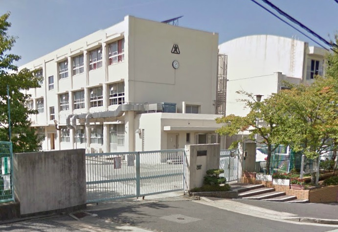 【(仮称)山田町下谷上ルタンアパートの小学校】