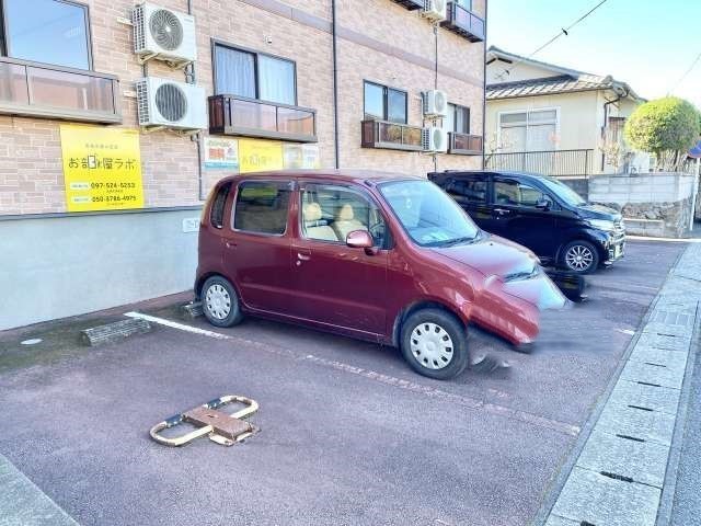 【インパラーレＡの駐車場】