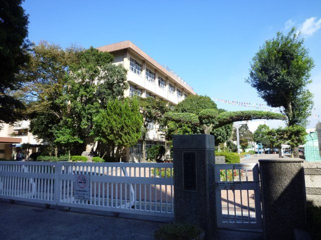 【荒田フラワービルの小学校】