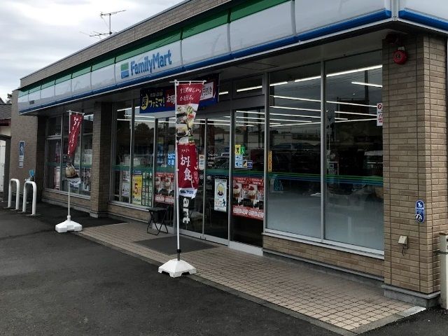 【掛川市中央高町のアパートのコンビニ】