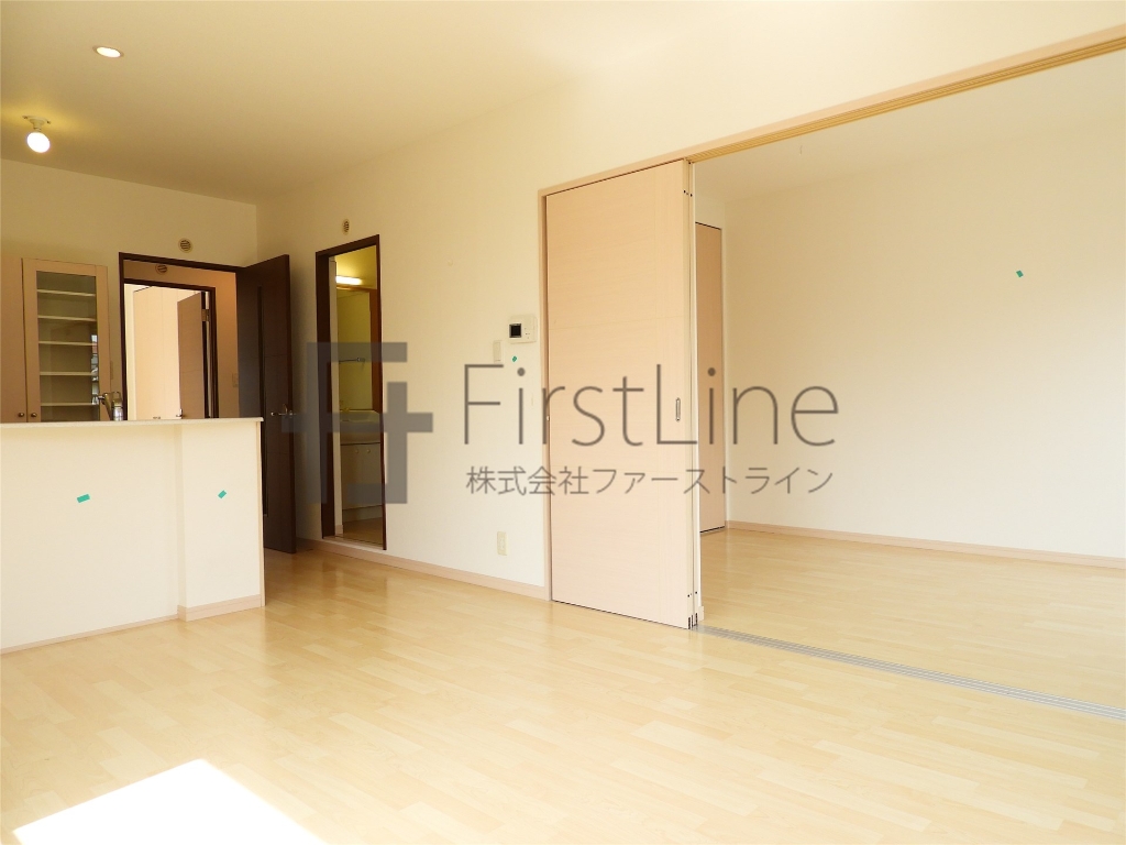 居室・リビング　別号室の写真です