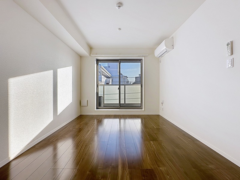 その他部屋・スペース　6.2帖洋室　２面採光です