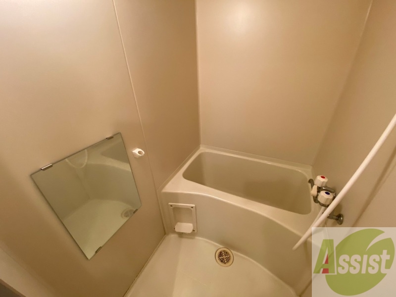 バス・シャワールーム　ユニットバスです。疲れを癒すのに欠かせませんね！