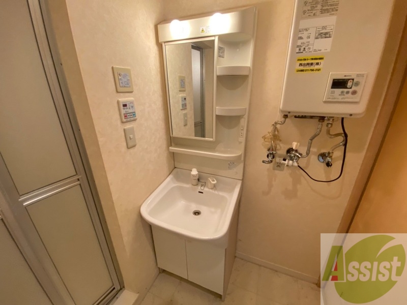 洗面設備　こちらに洗面台があります。朝の洗顔はこちらで。