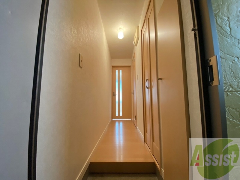 玄関　玄関の様子です。明るい印象ですね。気分もあがりそう。