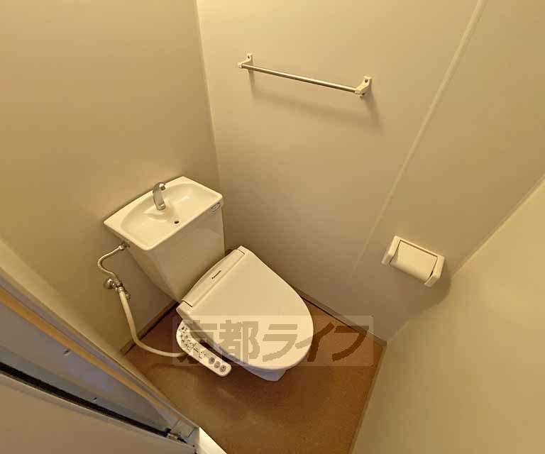 トイレ　洗浄機能付きトイレです。