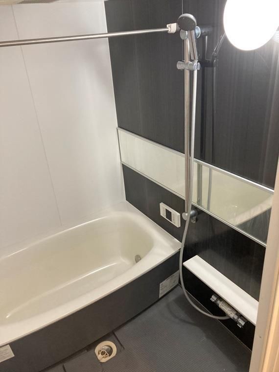 バス・シャワールーム　コンパクトで使いやすいお風呂です