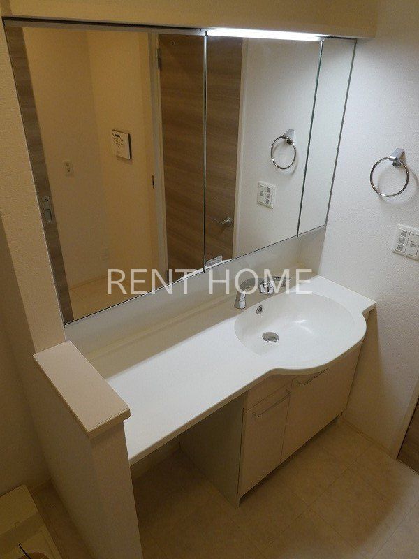 洗面設備　同仕様メーカーの写真です