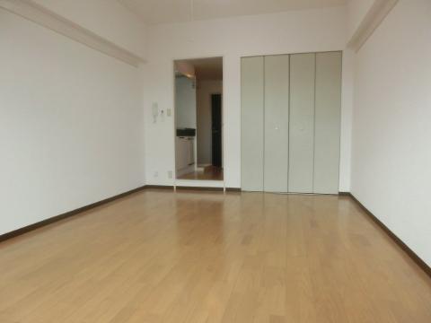 　居室・リビング　室内