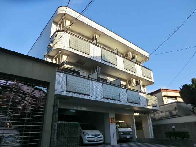 建物外観　オートロック付きで外部からの出入りがなく安心です