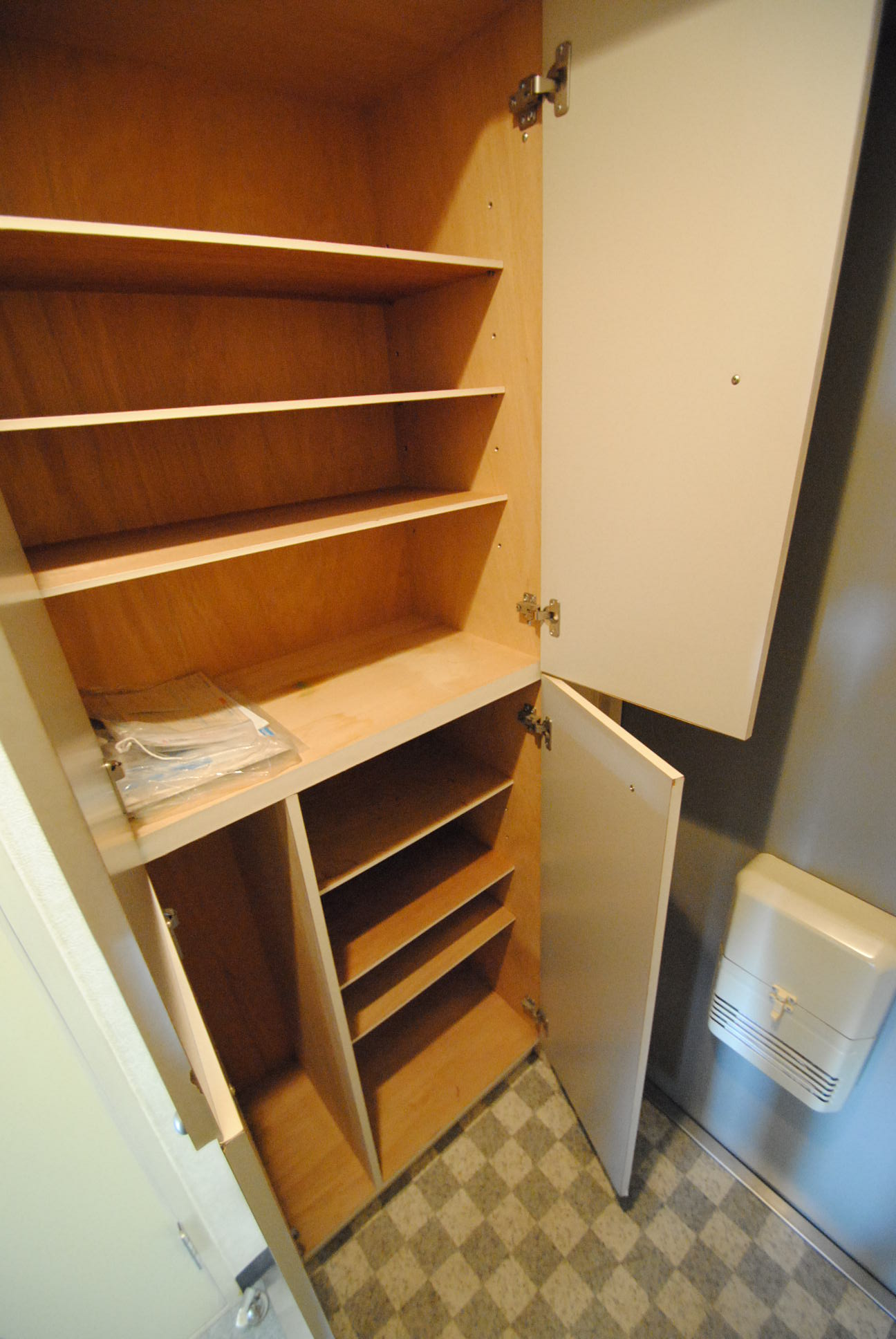 玄関　シューズＢＯＸは両サイドに完備