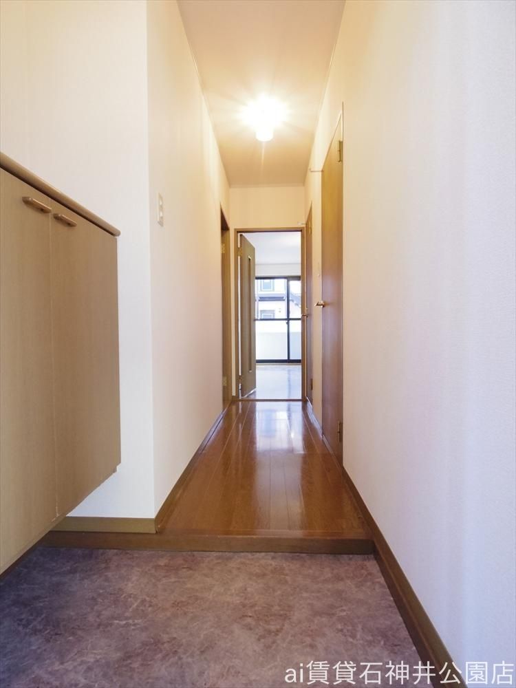 玄関　リビング/居室