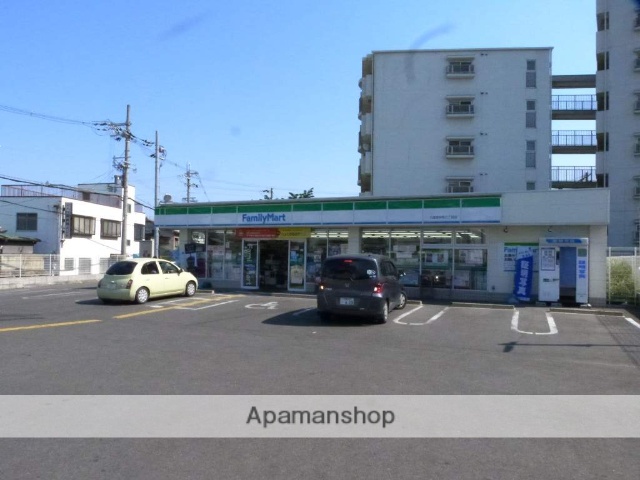 コンビニ　ファミリーマート八尾安中町六丁目店（コンビニ）まで393m