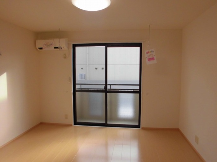 居室・リビング　洋室8帖