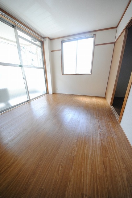 居室・リビング　写真は２０１号室