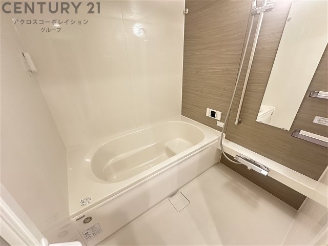 バス・シャワールーム　便利な追い炊き機能、浴室乾燥機付き☆