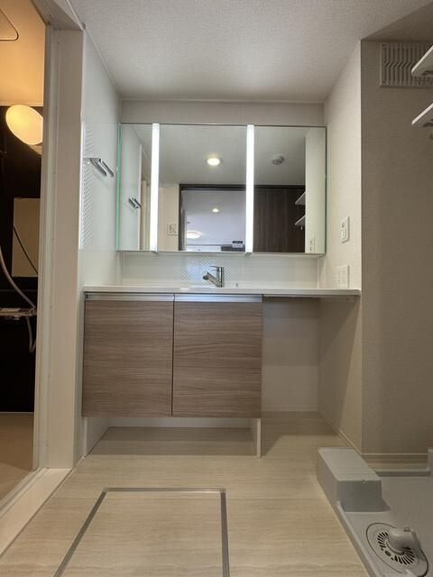 洗面設備　写真は別の部屋のものです。