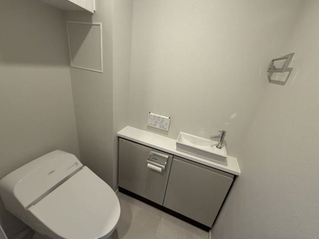 トイレ　嬉しい温水洗浄便座♪