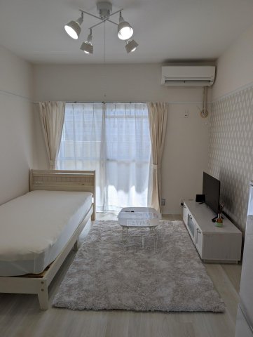 居室・リビング　家電付き（照明、冷蔵庫、エアコン、ガスコンロ）