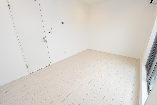 居室・リビング　白を基調とした明るいお部屋です♪