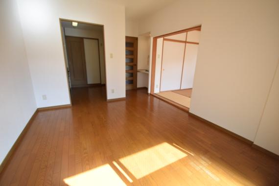 居室・リビング　グランビュー山手