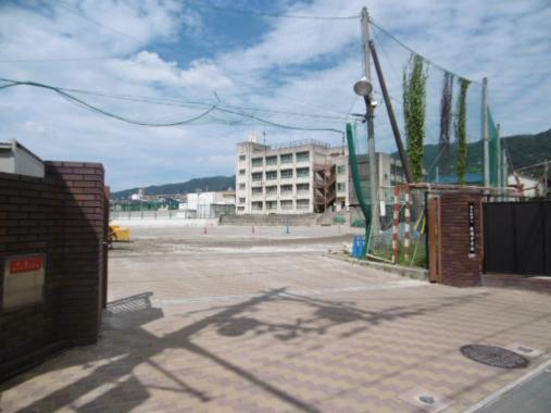 中学校　枚岡中学校（中学校）まで983m