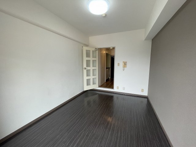 居室・リビング　明るい洋室です