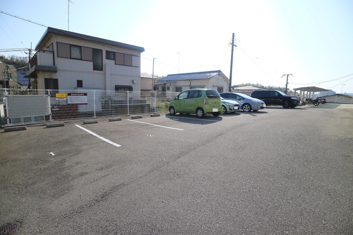 駐車場　駐車場