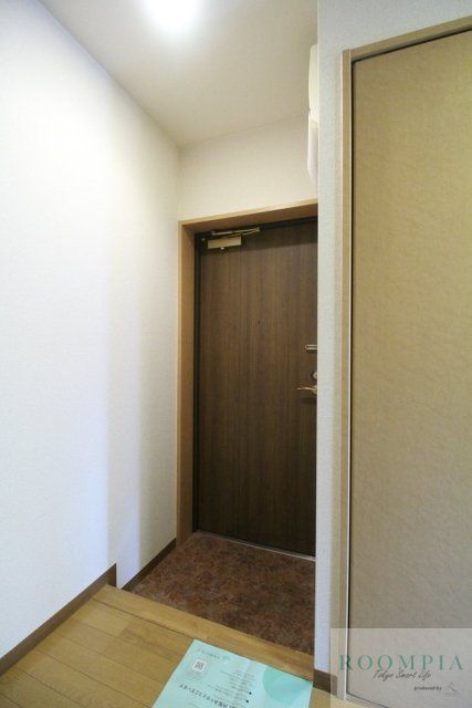 玄関　※同じ間取りの別号室写真です