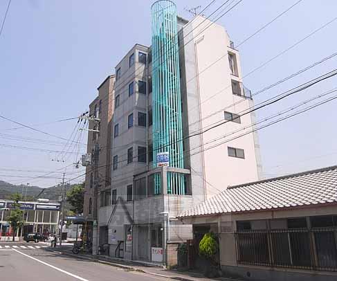 建物外観　全室南向きで日当たり良好です。