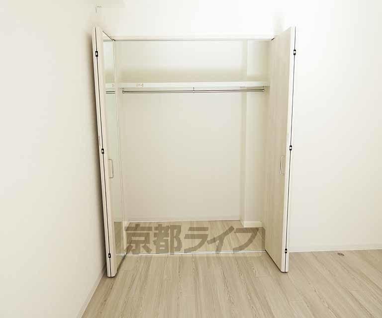 収納　コートも吊れる収納
