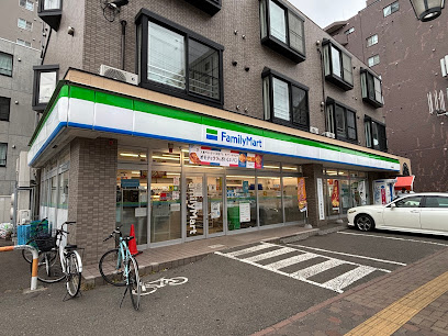 コンビニ　ファミリーマート北海学園前店（コンビニ）まで899m