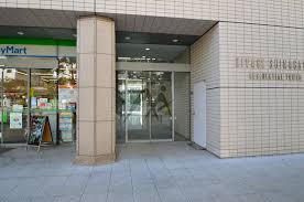 コンビニ　ファミリーマートリバージュ品川店（コンビニ）まで253m